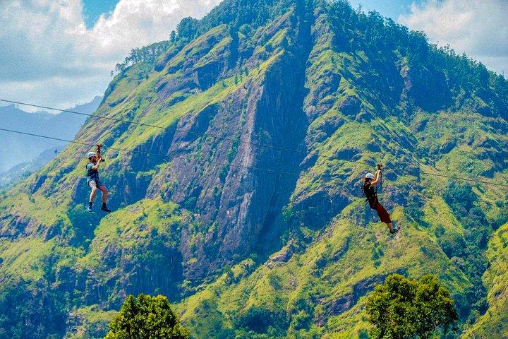 Little Adam's Peak Hike en Zip-lining van Ella