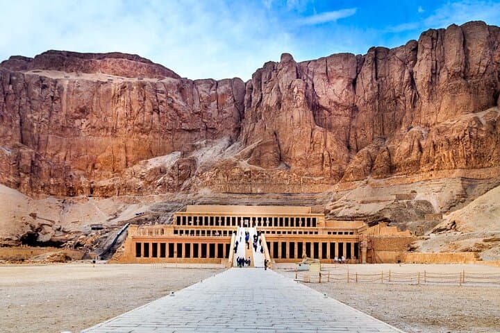 Private Day Tour to East and West Banks of Luxor