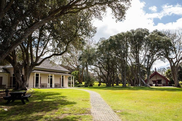 Bay of Islands Heritage Experience from Auckland incl. Waitangi & Russell