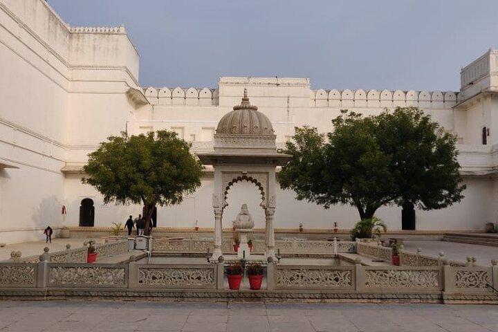 Udaipur sightseeingtur i bil med guide