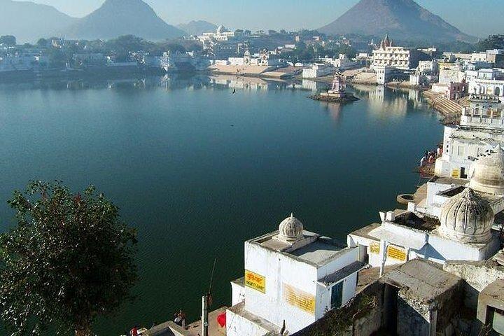 Sunset Boat Ride On Lake Pichola In Udaipur