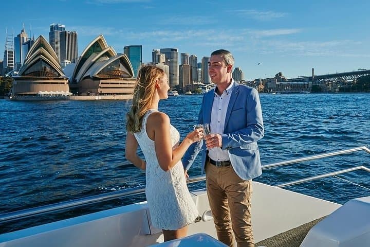 Sydney: Harbour View Lunch Cruise from Darling Harbour
