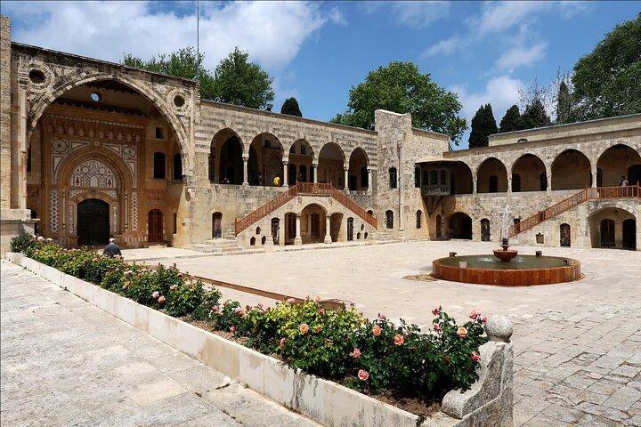 À la découverte de Beiteddine et Deir El Qamar : Visite privée
