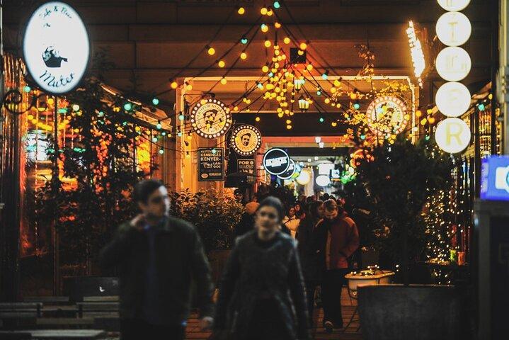 Excursão noturna de Budapeste com bebidas, bares de ruínas e clube