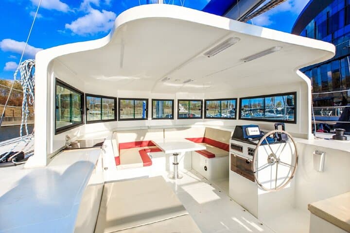 Private Catamaran Yacht Tour in Han River