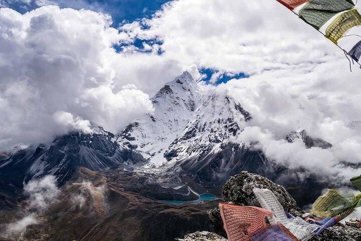 Everest Base Camp Trekking pelo Lago Gokyo