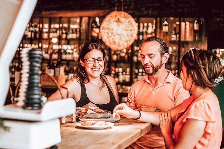 Traditionele Spaanse wijn en tapas met privé lokale gids over Madrid Food Tour