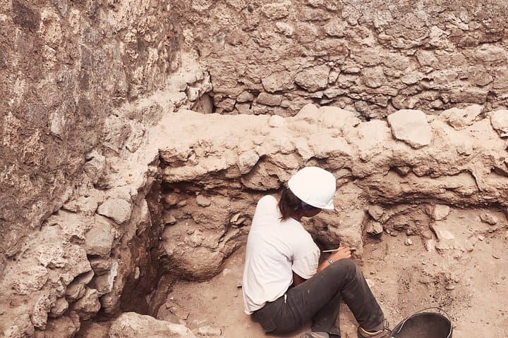 Pompeii Private Tour with an Archaeologist and Skip The Line