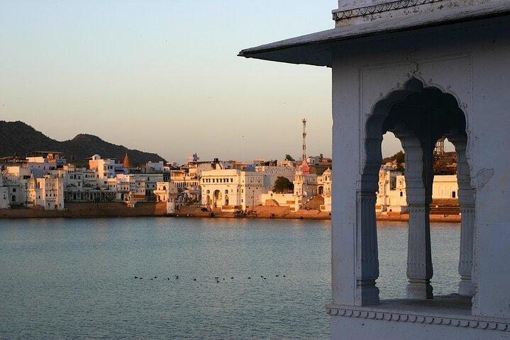 Trasferimento privato - Jaipur a Jodhpur Via Pushkar con pranzo