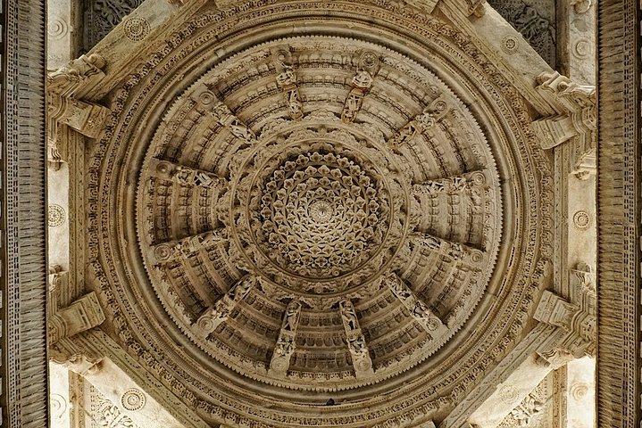 Day Excursion To Ranakpur Jain Temple From Udaipur With Lunch