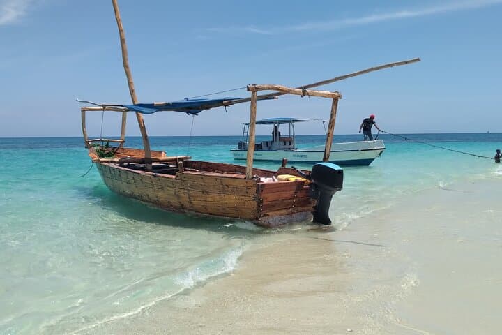 Full-day Safari Blue Trip in Zanzibar with Lunch buffet
