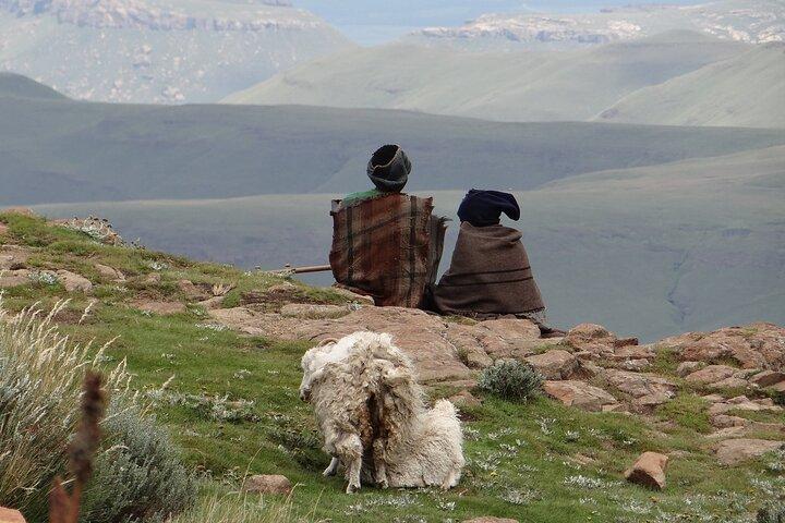 Drakensberg Mountain Day Tour in Lesotho da Durban