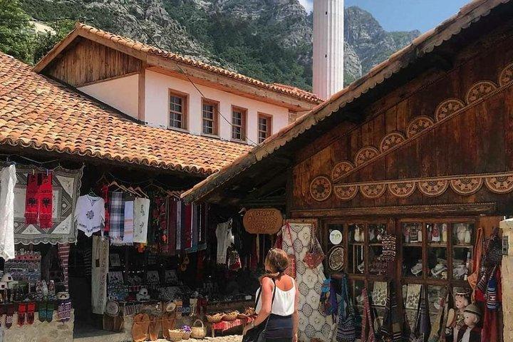 Excursão privada de dia inteiro para Shkodra e Kruja saindo de Tirana