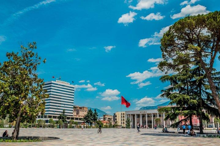 Visite privée de la ville de Tirana & Dajti Mountain avec pick-up