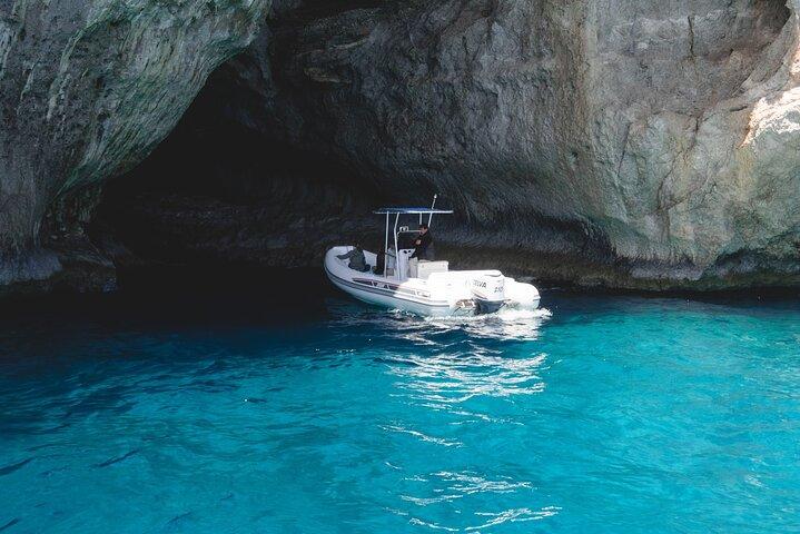 Visite privée d'une journée sans stress: Capri et la grotte bleue de Naples