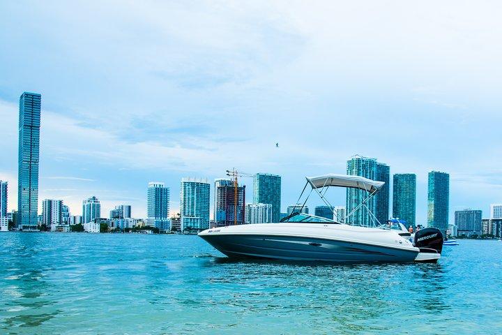 Privat 4 timers bådudlejning med kaptajn i Fort Lauderdale!