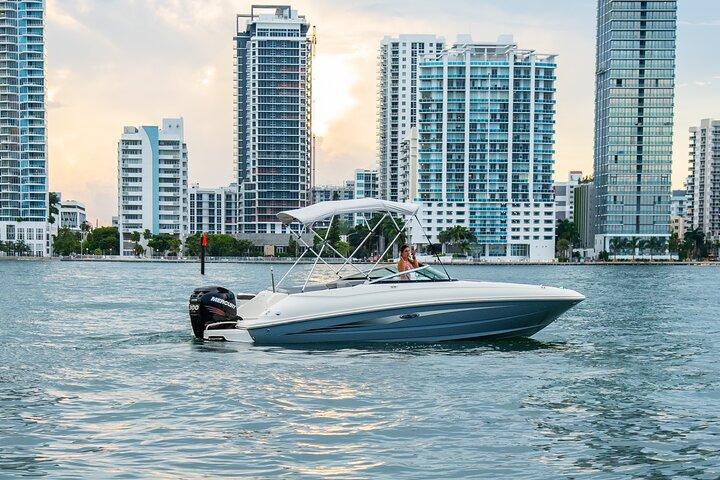 Privat 4 timers bådudlejning med kaptajn i Fort Lauderdale!