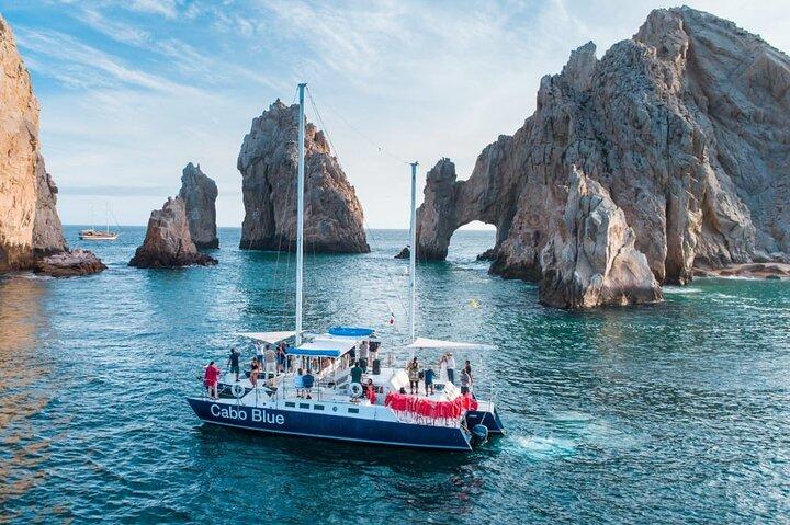 Cabo San Lucas Sunset Cruise mit Open Bar und Snacks