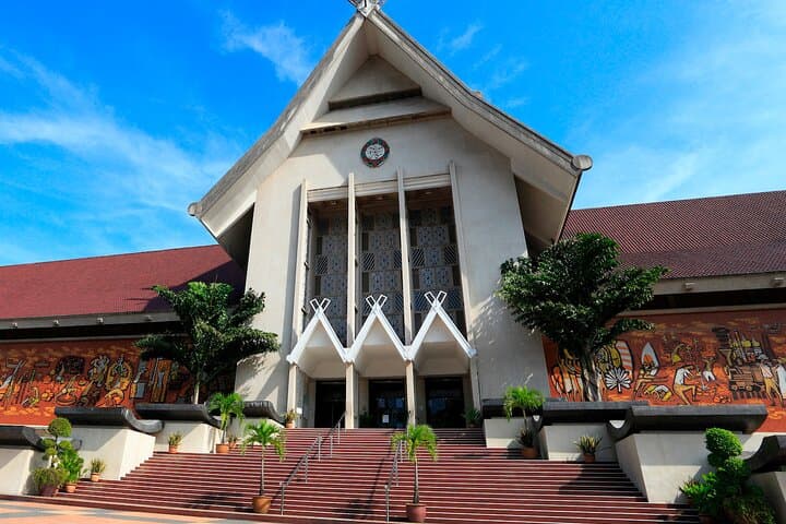 Malaysia National Museum with Kuala Lumpur City Famous Landmarks