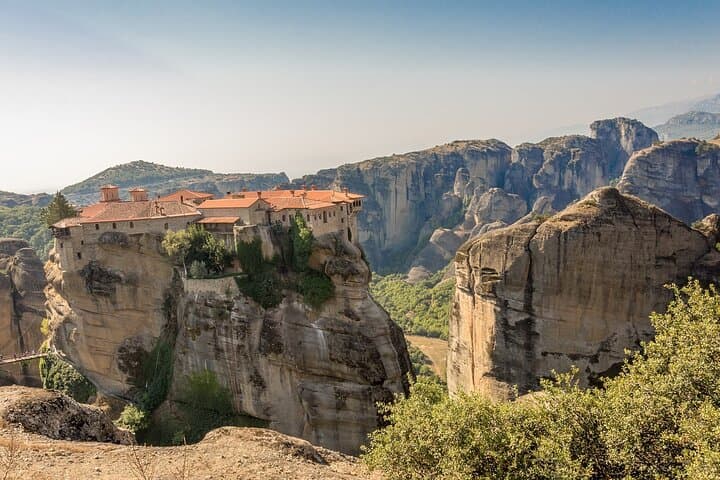 Private Tour to Monasteries of Meteora & Thermopylae from Athens