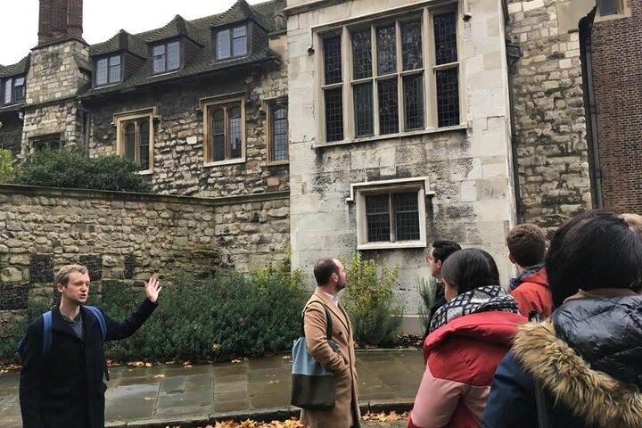 Brûlures, boucherie et peste noire: visite à pied du passé sanglant de Londres