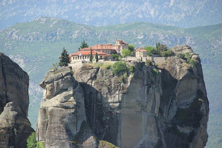 Private Tour to Monasteries of Meteora & Thermopylae from Athens