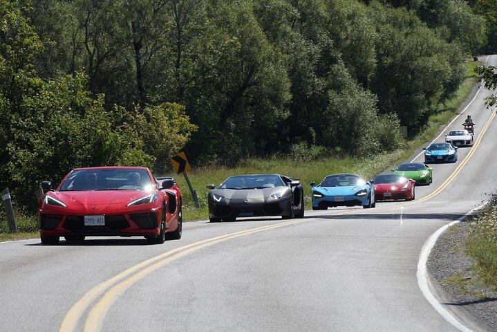 ハミルトンマウンテンで同乗者と一緒にエキゾチックまたはスーパーカーの試乗