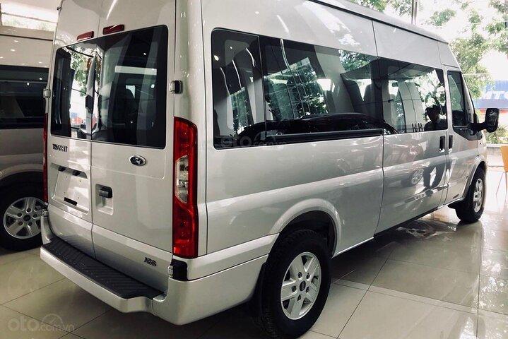 Flughafentransfer (Flughafen - Ho Chi Minh, Privates Auto mit 16 Sitzplätzen)