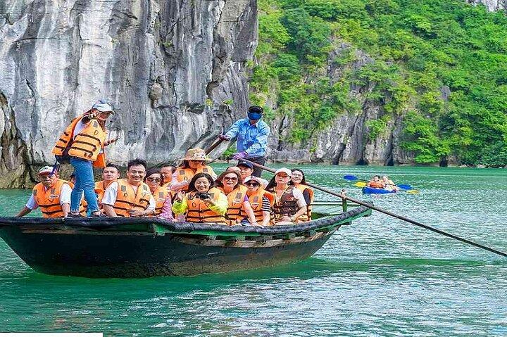 Halong Bay Cruise Eendaagse tours inbegrepen Pick-up & Transfers