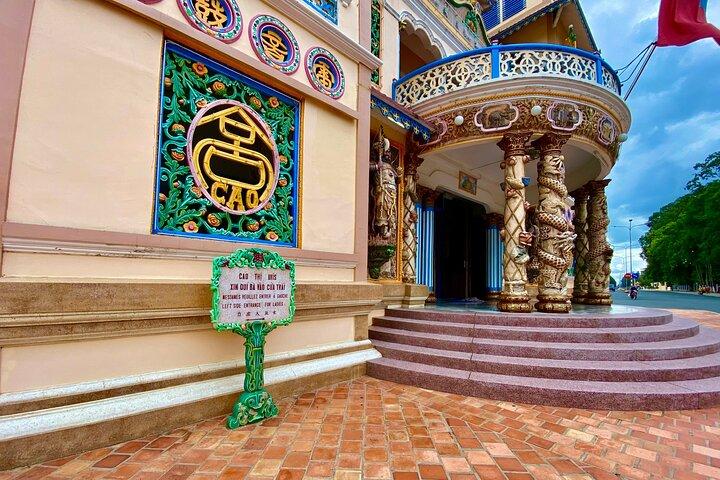 Privat tur til Cao Đài Temple og Cu Chi Tunnels
