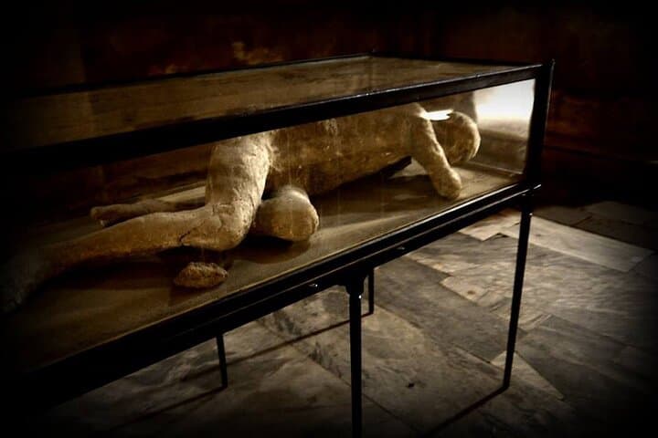 Guided tour of Pompeii
