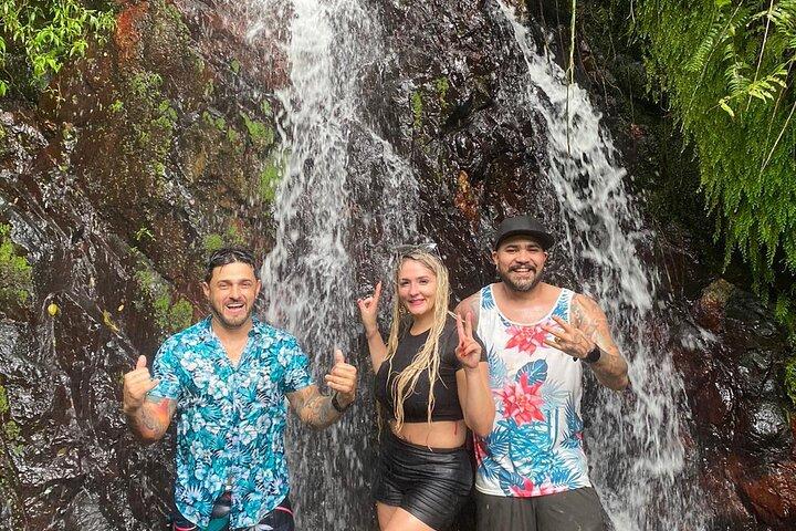 El Yunque Private Gruppe Wanderung Abenteuer zum Las Tinajas Wasserfall