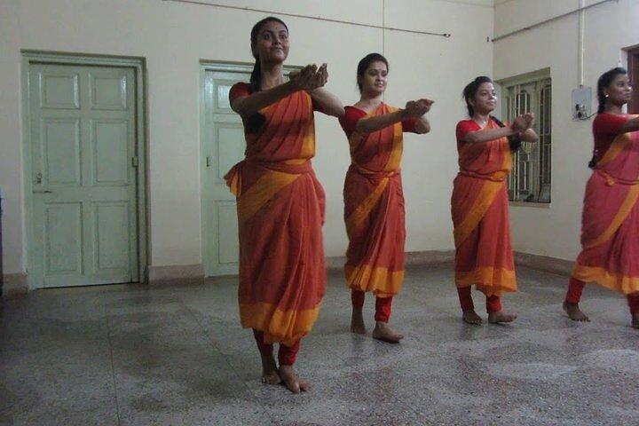 Bharatnatyam Classical Dance Experience in Chennai with Lunch