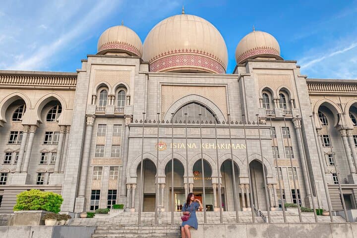 Putrajaya Half Day Tour with Pink Mosque & Lake Cruise/Boat(SIC)