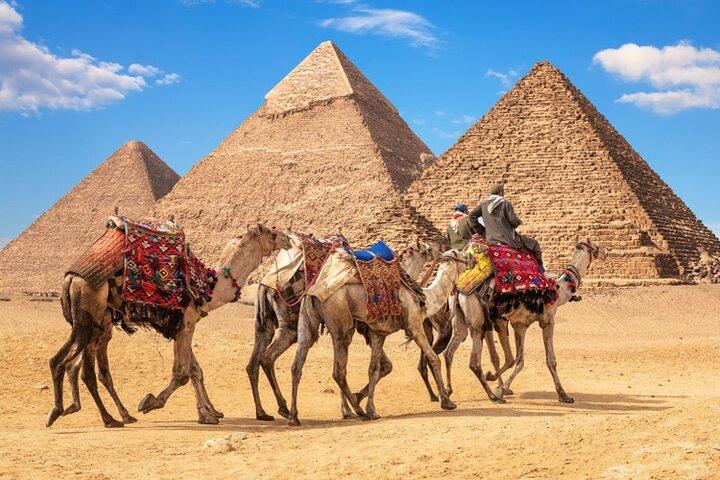 Excursão de dia inteiro a Giza com Camel Ride e Grand Egyptian Museum