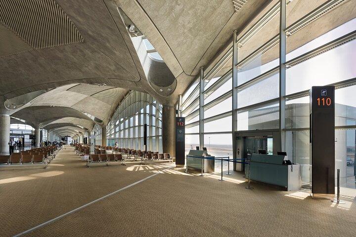 King's Highway経由でアンマン空港からペトラへ、またはその逆へのプライベート送迎