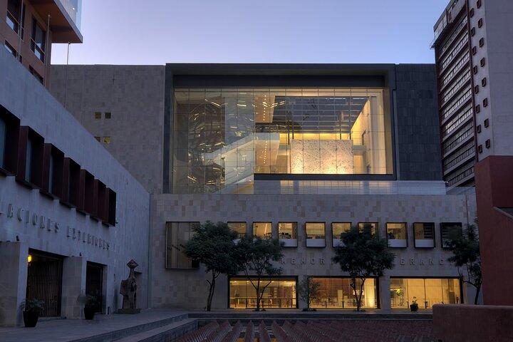 Entrance and tour of Museum Memory and Tolerance full access