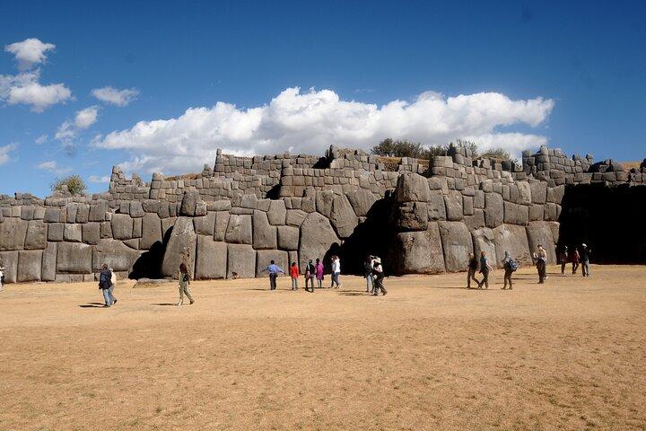 クスコ神聖な谷とMachupicchu 4日間