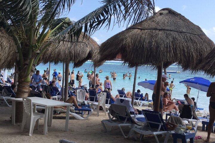 All-inclusive beach day in LOS ARRECIFES REST. /open bar - massage and lunch..