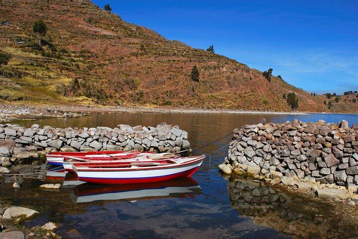 Uros Reed Floating Islands & Taquile Island Titicaca Puno Dia inteiro