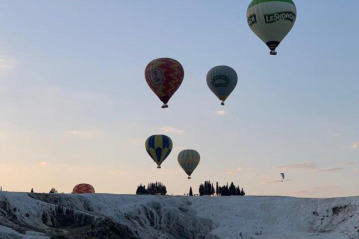 Giro in mongolfiera Pamukkale