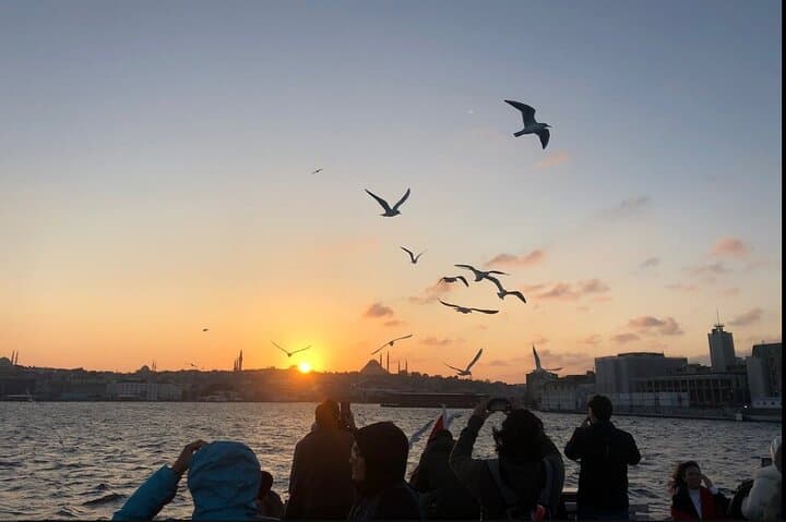 Bosphorus Explorer: 2-Hour Cruise Throughout the Day