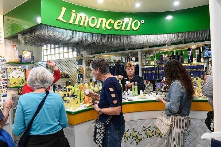 Tour de barco guiado de dia inteiro até Capri de Sorrento com Limoncello