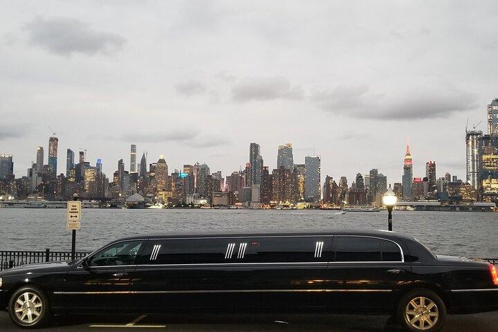 Newark (EWR) Luchthaven Stretch Limo Service Naar NYC