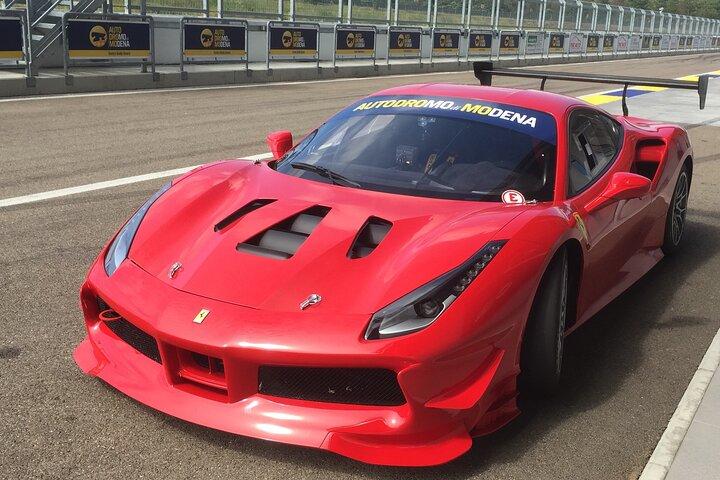 Test Drive Ferrari Maranello et Modène: route + circuit