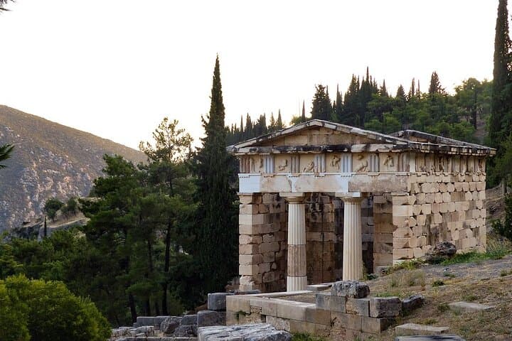 3 Day Private Tour in Olympia, Delphi & Monasteries of Meteora