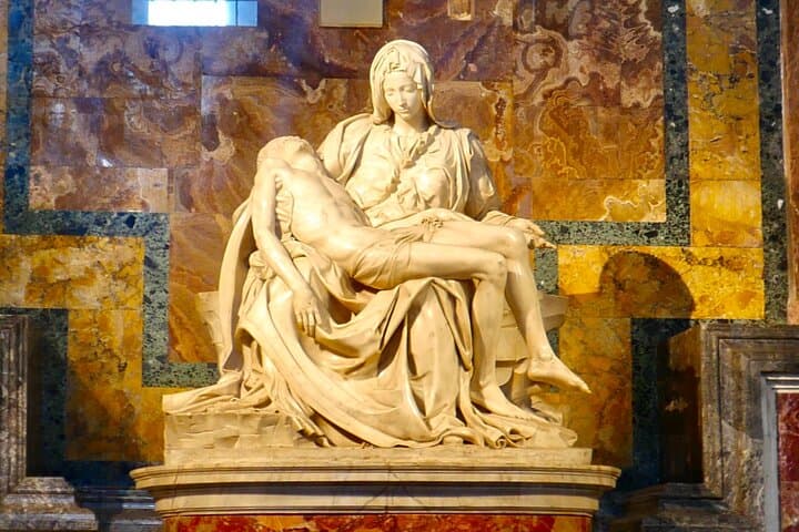 Private Tour of St Peter's Basilica with Dome Climb and Grottoes