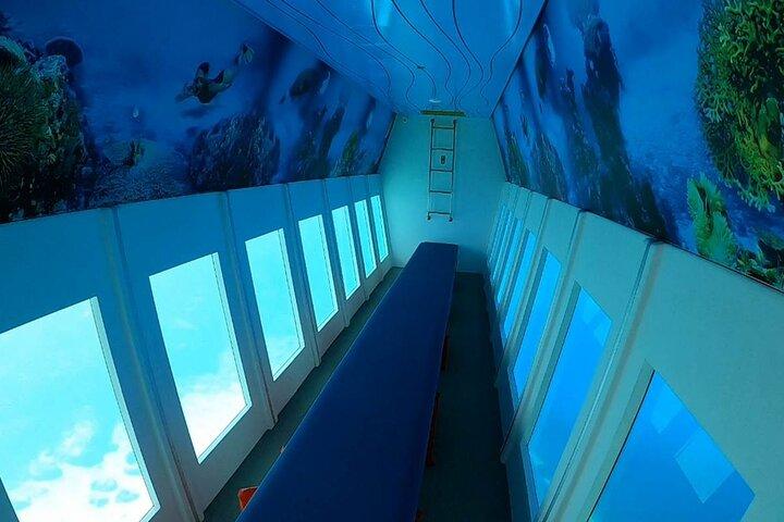 ヒッポ潜水艦に乗ってリンドス島を探索