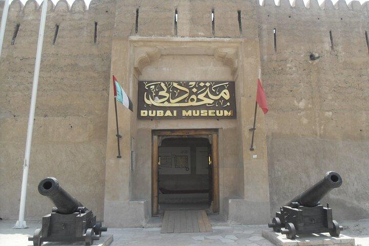 Halbtägige private Dubai Heritage Guided Tour mit Abra Ride