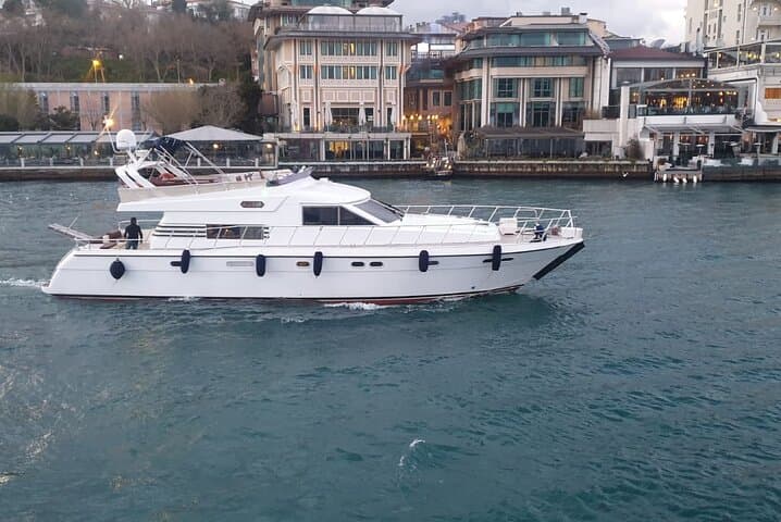Private Cruise trough Bosphorus Istanbul